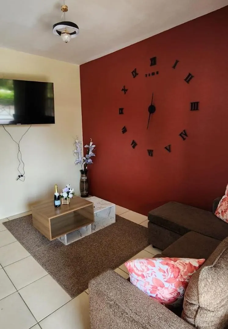 Cozy Two Bedroom Apartment Lambeau
