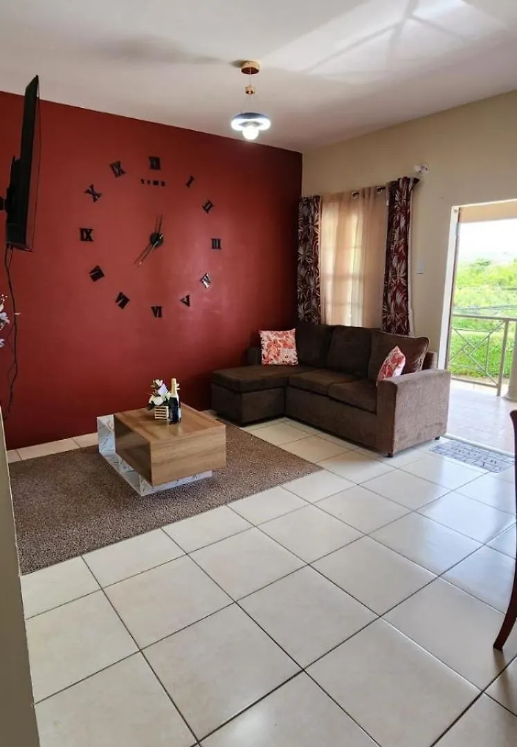 Cozy Two Bedroom Apartment Lambeau