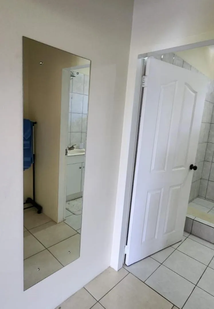 Cozy Two Bedroom Apartment Lambeau